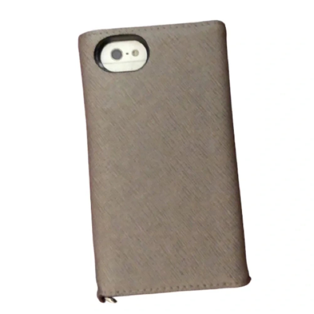 Micheal Kors silver saffiano mobile wristlet iPhone 5 case